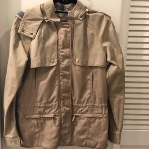 Beautiful Zara tan jacket. Wears like a small.